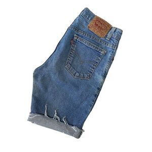 Vintage Levi’s Women’s Mid Rise cut off jean shorts USA made size 7